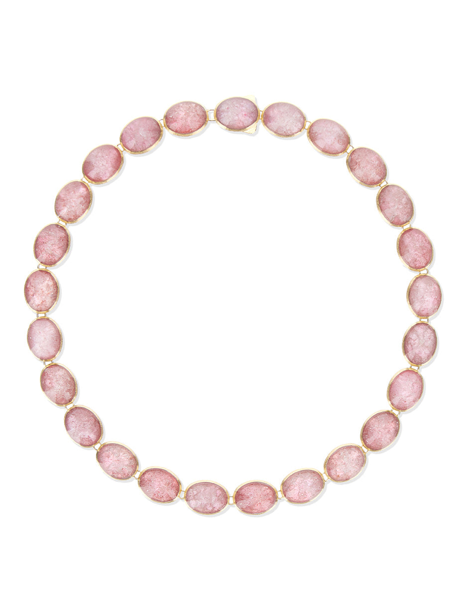 Collana choker di perle "Muse" Rosolio in oro inciso, quarzo fragola e cristallo di rocca double face (piccola)