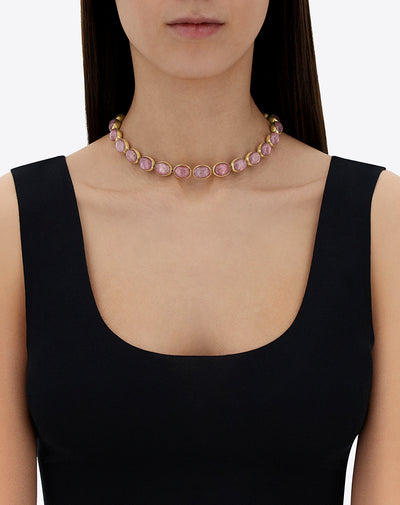 Collana choker di perle "Muse" Rosolio in oro inciso, quarzo fragola e cristallo di rocca double face (piccola)