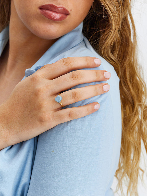 "Azure" gold, diamonds and milky aquamarine ring (small)