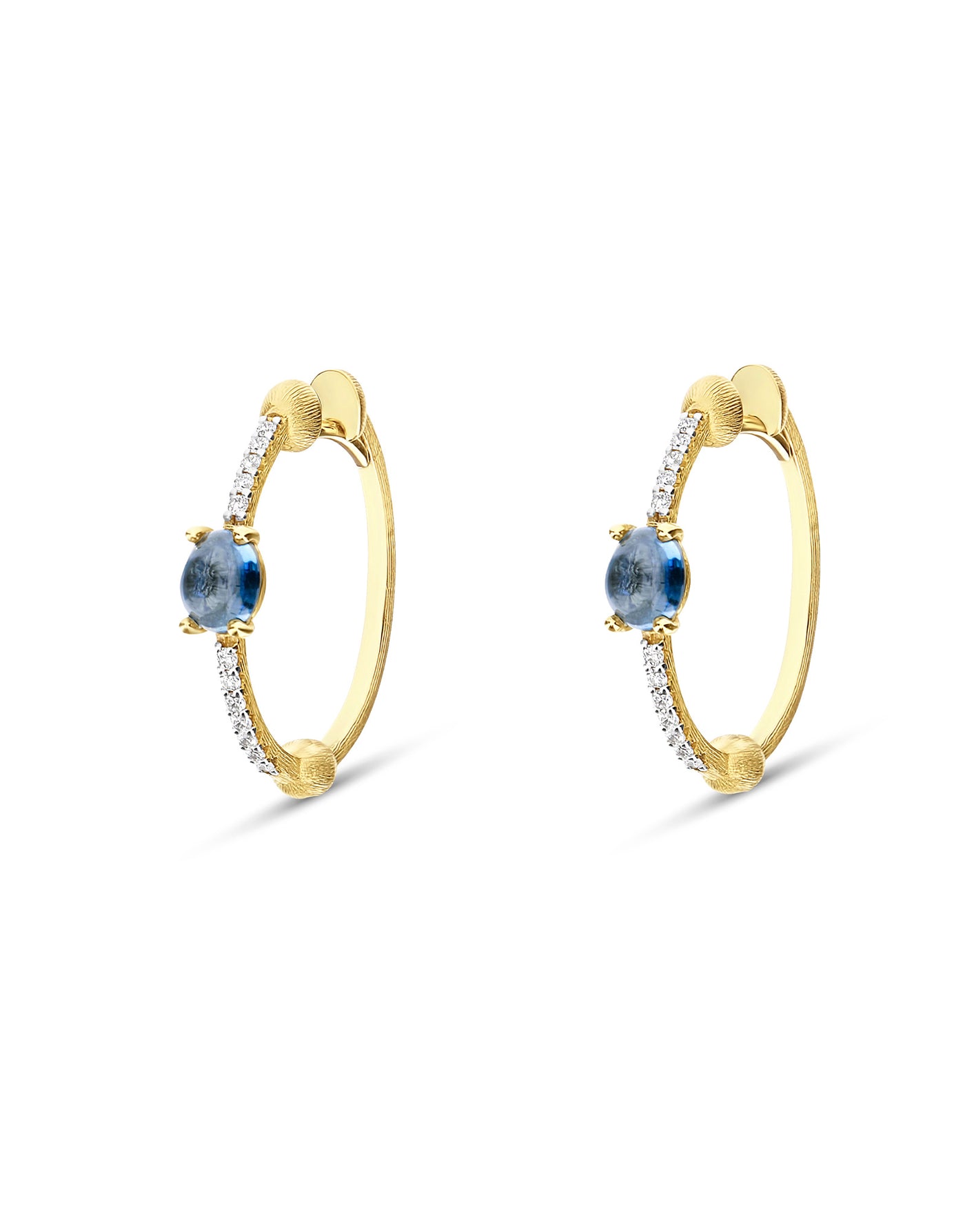 Orecchini a cerchio "DANCING AZURE" in oro, diamanti e topazio London blu