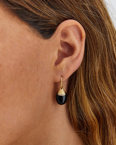 Orecchino CILIEGINA "DANCING MISTERY BLACK" pendente con boule in oro, onice nero e dettagli in diamante (grande)