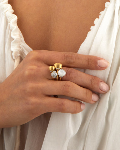 Anello "WHITE DESERT" in oro, diamanti e pietra di luna (piccolo)