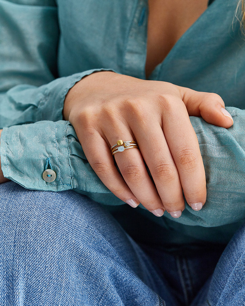 Anello di fidanzamento "DANCING ÉLITE" elegante inciso a mano in oro e diamanti