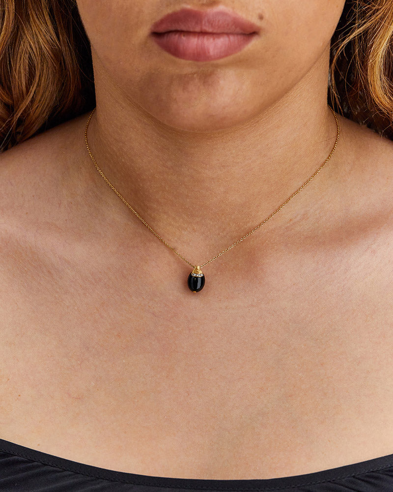 Collana "DANCING MYSTERY BLACK" pendente in oro con boule in onice nero coronata da accenti di diamante (piccola) 