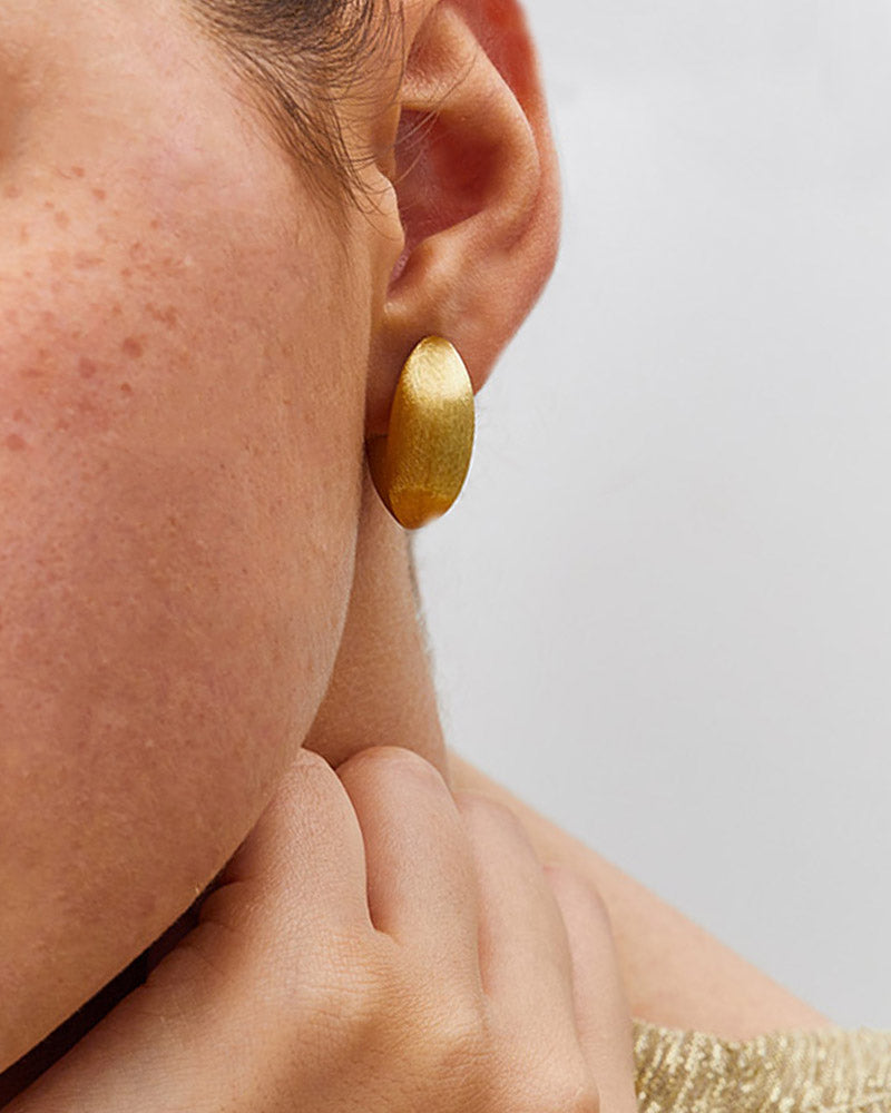 "trasformista" gold vintage hoop earrings