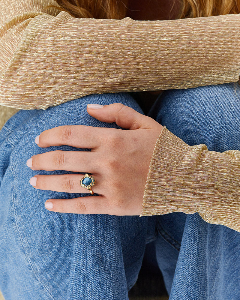 "reverse" gold, blue diamonds, swiss blue topaz, green sapphires and london blue topaz double-face ring (medium)